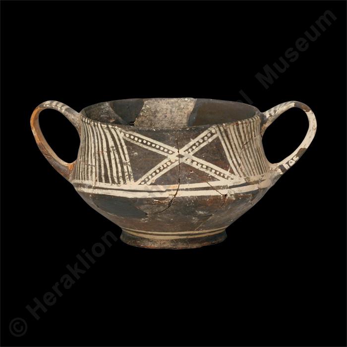 Two-handled cup-kantharos