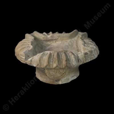 Low four-spouted poros stone lamp