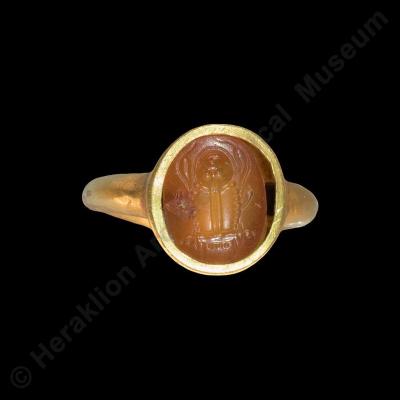 Ring with lyre